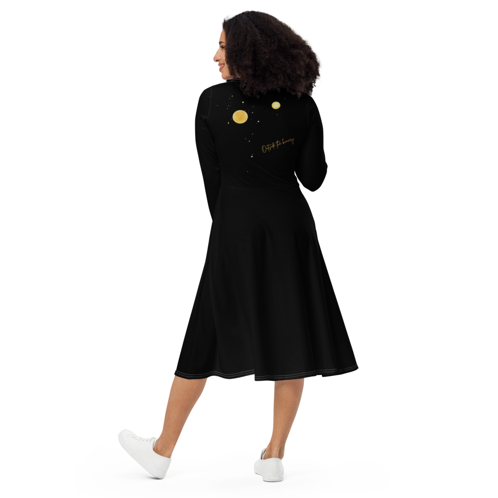 Outside the Binary Midikleid weiß Rückansicht – non-binary Mode, gender-neutral Kleid, LGBTQ+ fashion