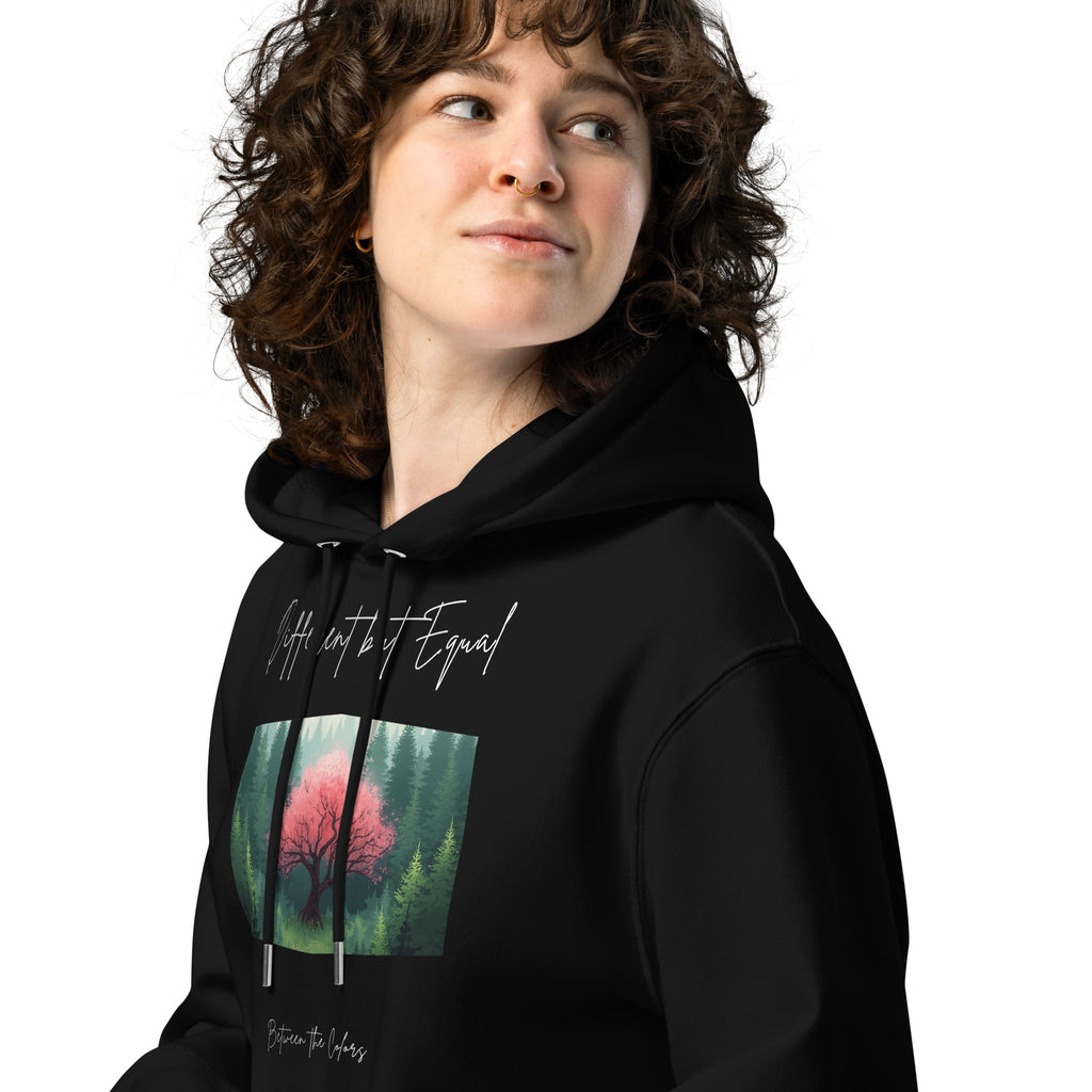Different but Equal Eco-Hoodie schwarz Vorderansicht schräg – genderless Hoodie, queer fashion, gender-neutral clothing